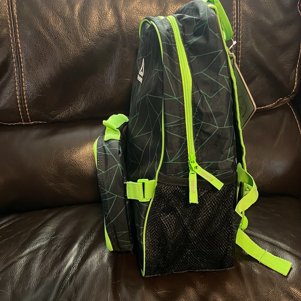 Reebok Stamina Backpack with detachable lunch Bag New - Picture 5 of 13